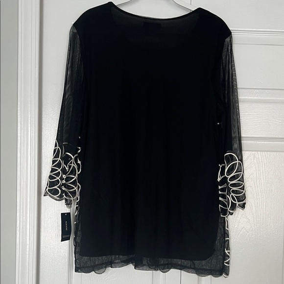 Alfani Black and White Women's Blouse - Picture 5 of 5